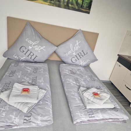 M&Bluxux Apartaments Krefeld Buitenkant foto