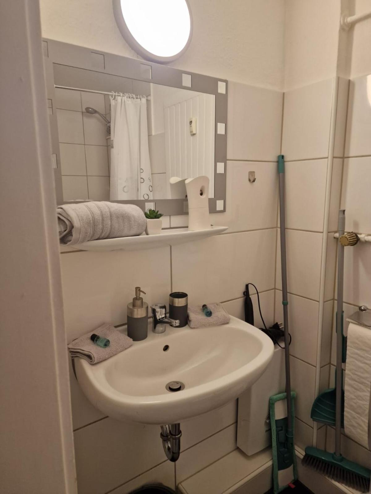 M&Bluxux Apartaments Krefeld Buitenkant foto