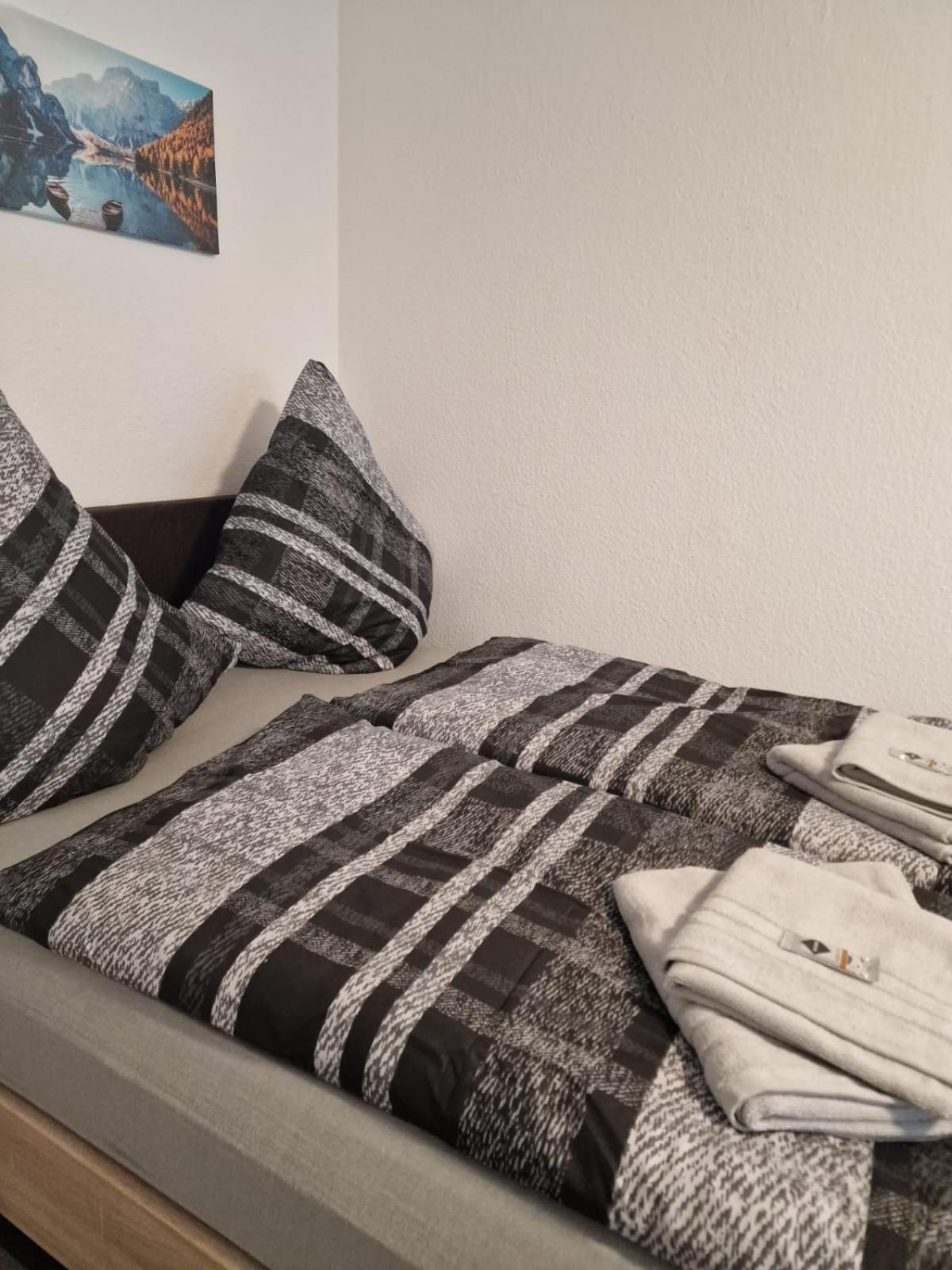 M&Bluxux Apartaments Krefeld Buitenkant foto