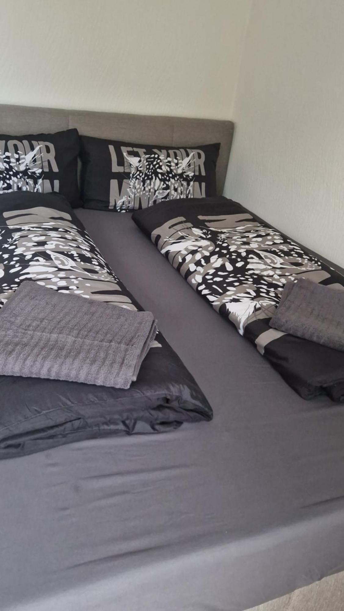 M&Bluxux Apartaments Krefeld Buitenkant foto