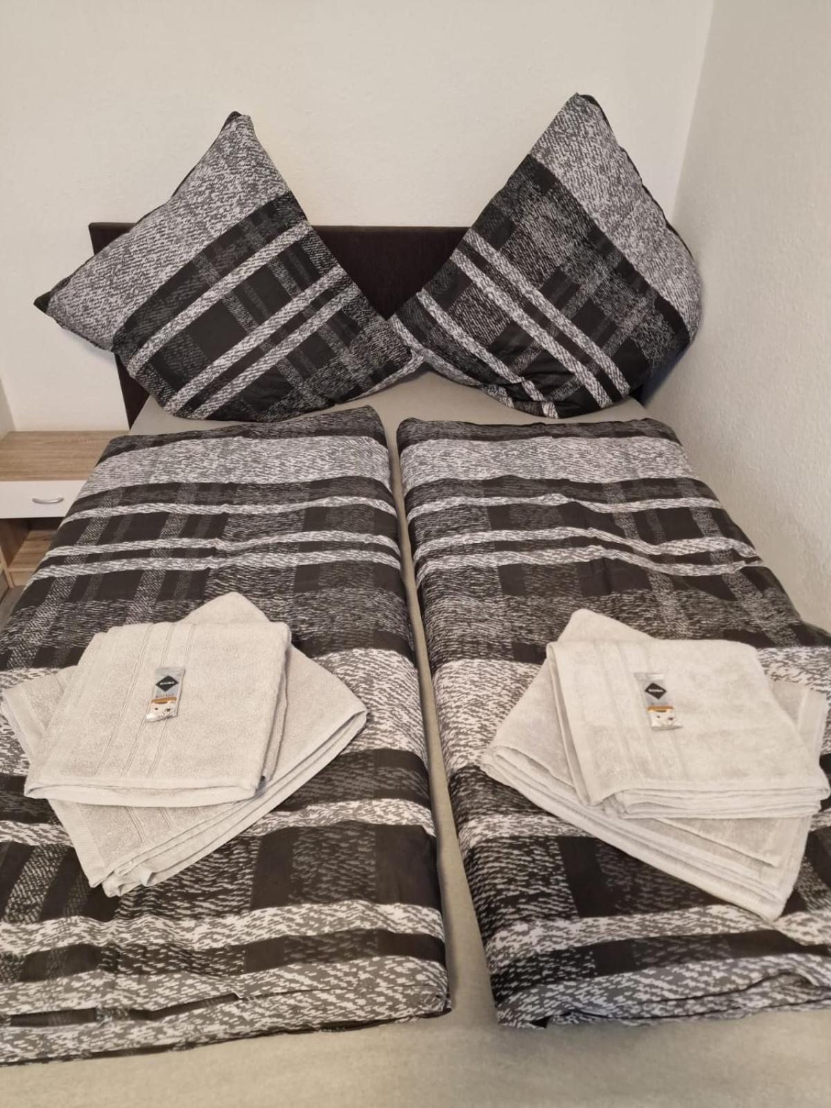 M&Bluxux Apartaments Krefeld Buitenkant foto