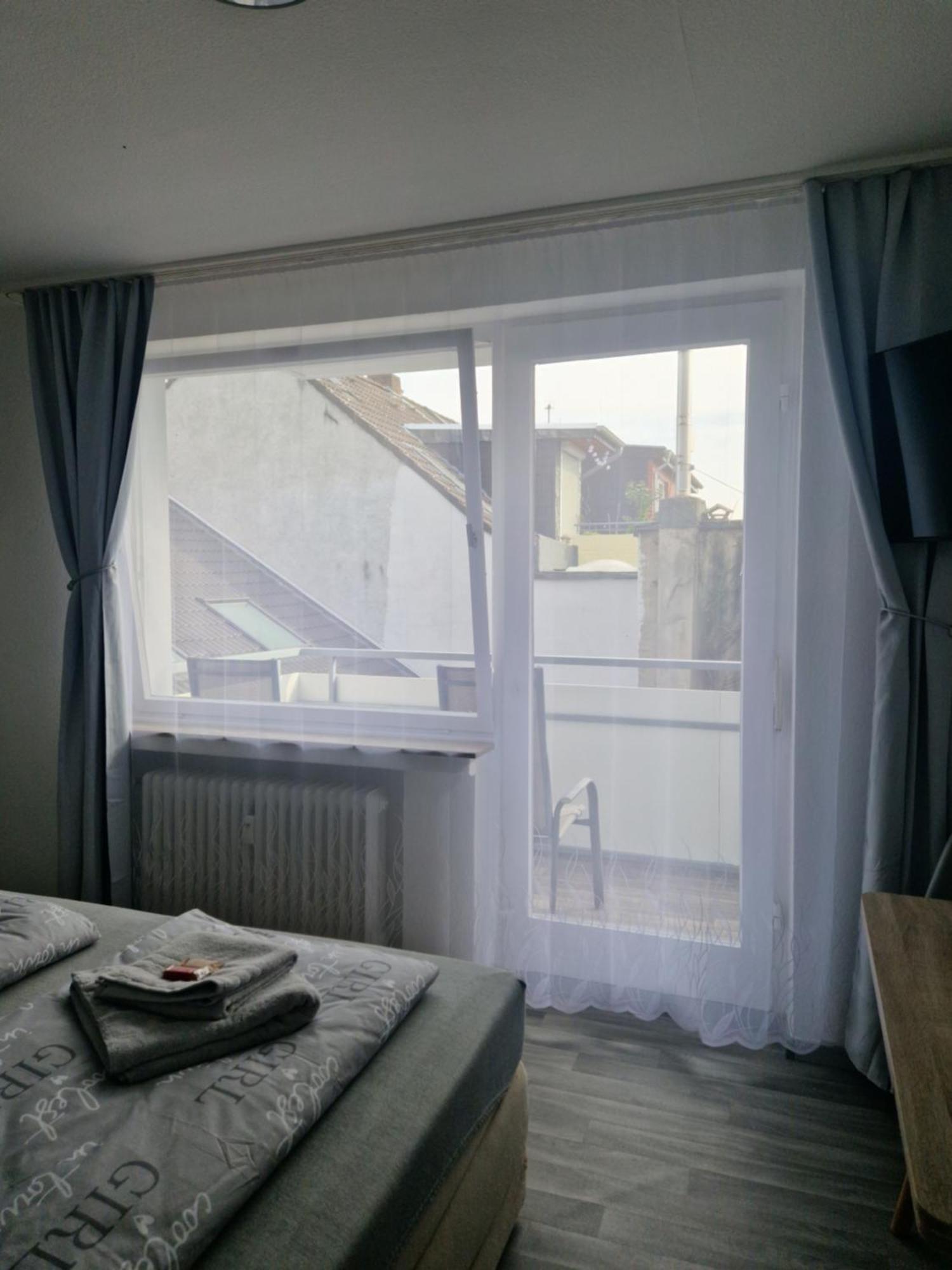 M&Bluxux Apartaments Krefeld Buitenkant foto