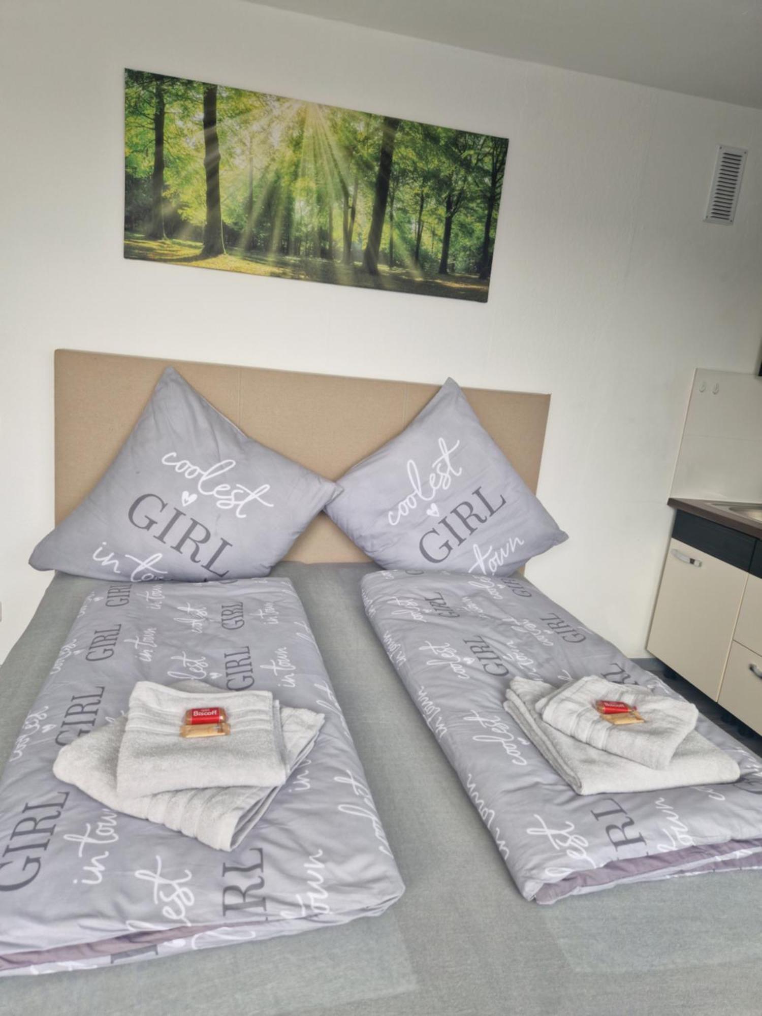 M&Bluxux Apartaments Krefeld Buitenkant foto